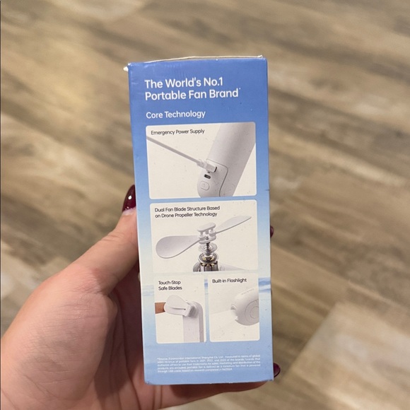 NWT Jisulife Green Handheld Fan - Picture 2 of 6